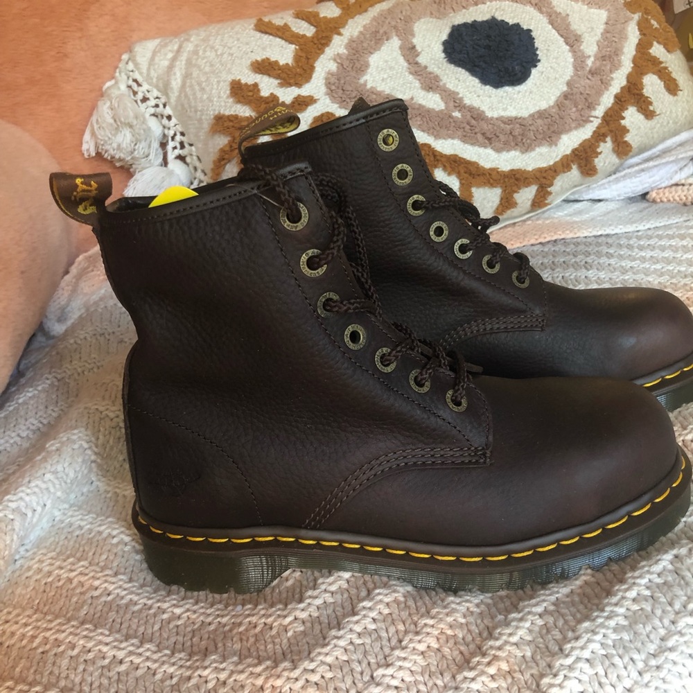 COPY - NEW in box Dr Martens Icon brown steel toe Doc